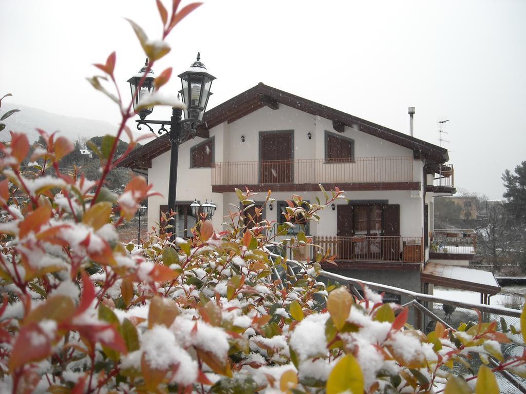 Aurora Dell'Etna Bed and Breakfast Zafferana Etnea Habitación foto